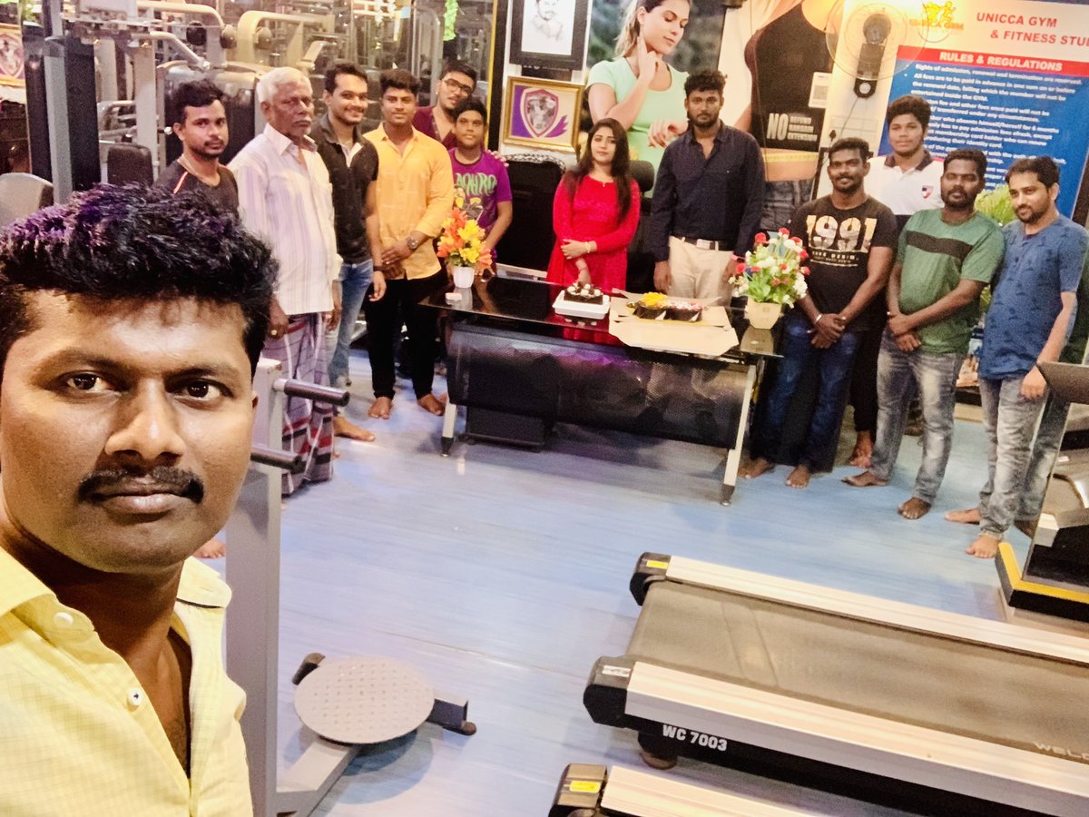 mugesh_unicca's tweet photo. நேற்று..எனது மகனும் #பார்கவி  படத்தின் நாயகனும்மான #திரு_M_முகேஷ்குமார் அவர்களின் பிறந்த நாளுக்கு பிறந்த நாள் வாழ்த்து மழையை பொழிந்த அணைத்து நல் உள்ளங்களுக்கும் என் நெஞ்சம் கனிந்த நன்றியை தெறிவித்துக்கொள்கிறேன்..🙏
@vraja_producer @uniccagym @shreya_offcl @mugesh_unicca https://t.co/vU3OL9KtLt