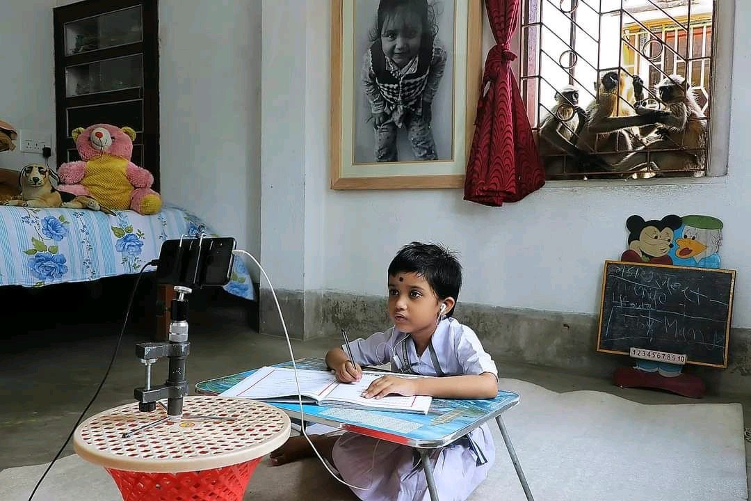 GabbbarSingh's tweet photo. This is a picture of hope. And the future of India. #IndiaAt75 https://t.co/gSb7jmiShq