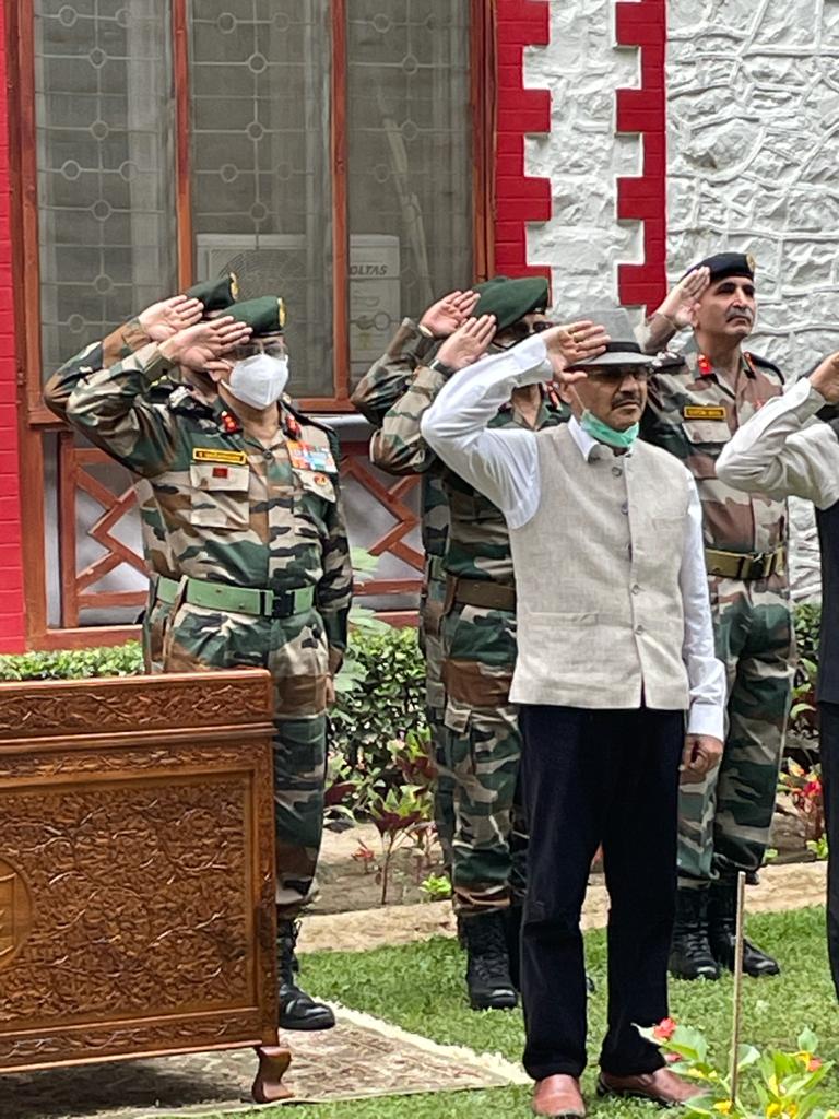 AdhirRChowdhury's tweet photo. #JaiHind 
#Vandematram 
#75thIndependenceDay https://t.co/JpvcaXxyfk