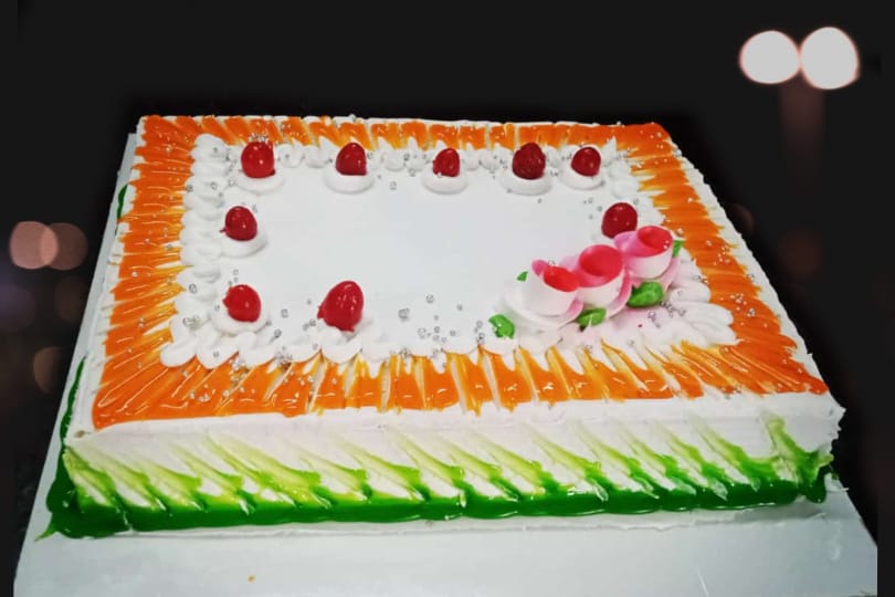 delivery_hope's tweet photo. HAPPY 75th INDEPENDENCE DAY TO ALL from Hope Cake delivery services.

This kind of cakes are specially made for the special occasion like Independence and Republic day.......

Type : Normal cake, cream or cool
cake, egg less too https://t.co/AOyZgW3AQe