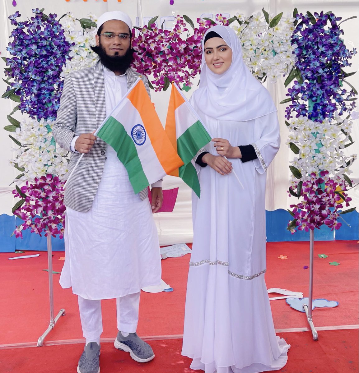 sanaak21's tweet photo. Saare Jahan Se Acha 
Hindustan Hamara 🇮🇳♥️

#ProudIndian #happyindependenceday #sanakhan #anassaiyad https://t.co/Smf6QjFEJ6