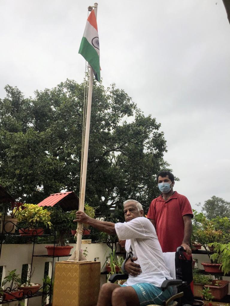 sukhbirsingh44's tweet photo. #IndependenceDay This Brig M Pattar. Had earlier suffered stroke &amp; partial Paralysis.
"What is this man made of ? Nothing but grit determination love of country &amp; a very supportive family.  
Wish you all a  very promising emerging *INDIA*. *Happy Independence  Day" @PNChowdhary44 https://t.co/uNZ8YDgMjQ