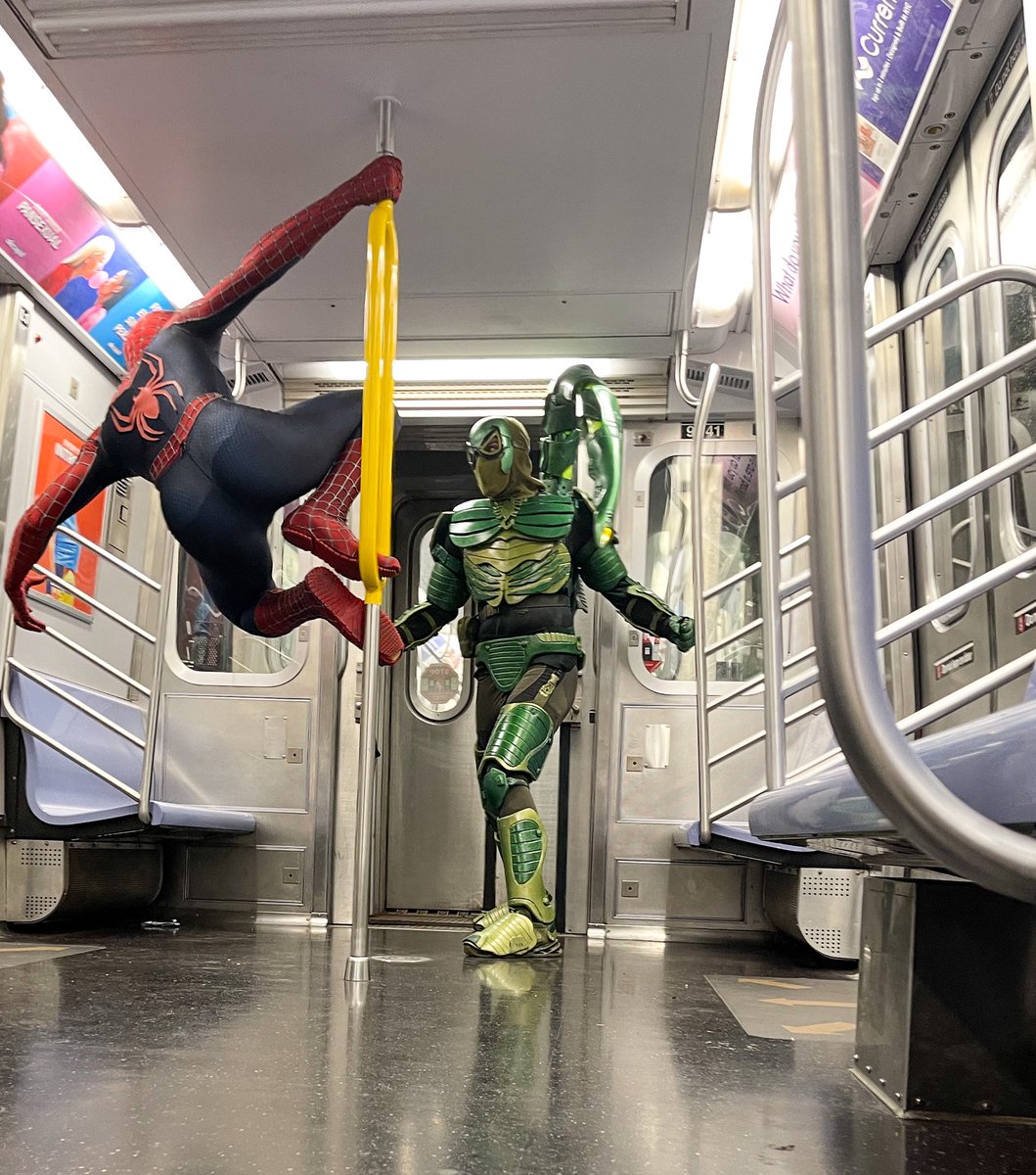 CosPlayNay's tweet image. BTS shots of Spider-Man vs Scorpion

📸: @ ka0riir0 (IG)

Spidey: @CosPlayNay
Scorpion: @ jamal_johns (IG)

@Marvel @MarvelStudios @ComicBook

#Spiderman #Spiderman3 #spidermannowayhome #webhead #samraimi #tobeymaguire