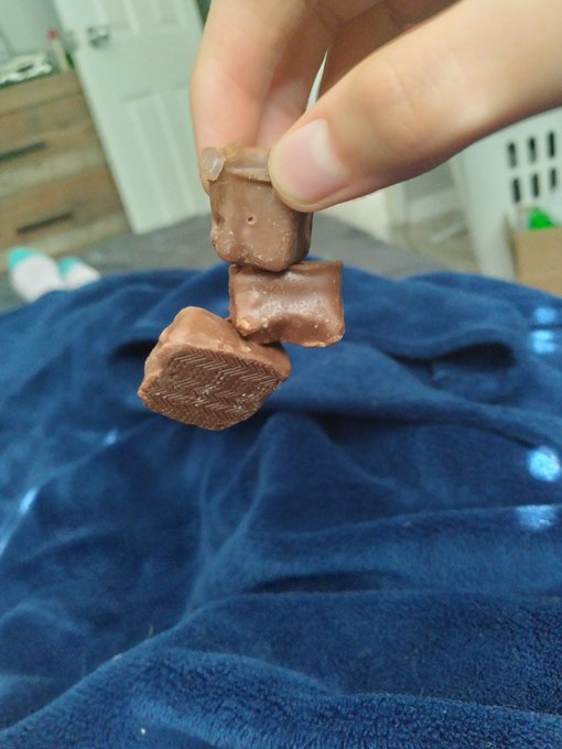 LOOK!!!!! MY MARS BITS WERE ST&Uuml;CK TOGETHER!!!! :D https://t.co/bvB8d6CX28