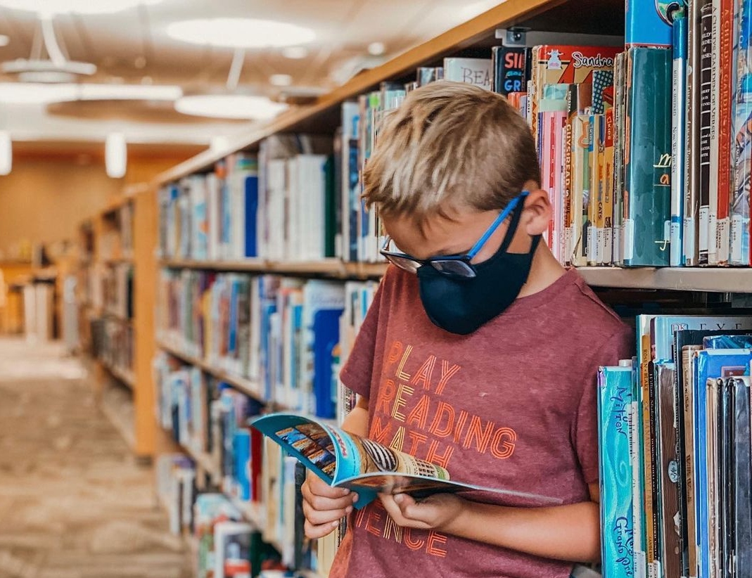 "Finishing our last book for Summer Reading bingo" - 📷underjam97 via IG 💖
.
#EugeneOregon: bring in your book bingo card w/1 line completed this Mon. or Tues. (we're closed Sun.) to be entered in the gift card raffle. If you didn’t have a bingo card you can still enter ... 1/