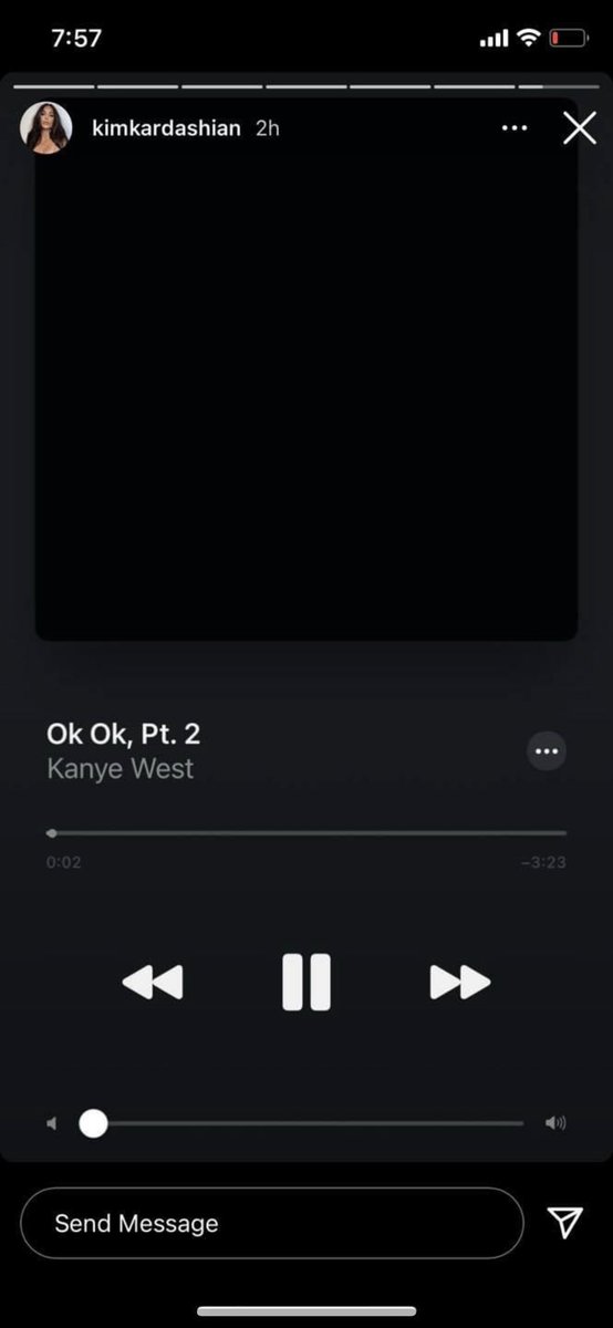 swervoopricer's tweet photo. NOT @KimKardashian LISTENING TO KANYE’S ALBUM ON MUTE 😭😭 https://t.co/oOZXPgIkSA