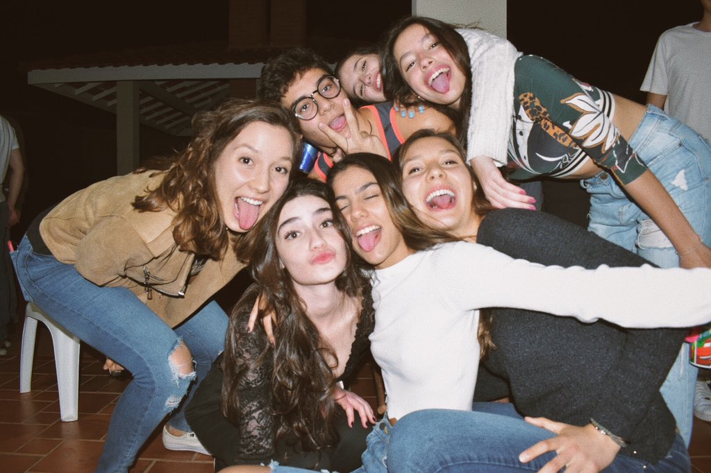 _bellasooares's tweet photo. :) @felipe_ikedaa @RaissaDematte @biarpessoa @Clarabbernardes https://t.co/zZ5X3g7IJ8