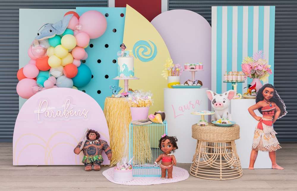 Catch My Party on X: Don't miss this beautiful Moana birthday party! The birthday  cake is gorgeous!  #catchmyparty #partyideas #moana  #moanaparty #girlbirthdayparty #maui  / X