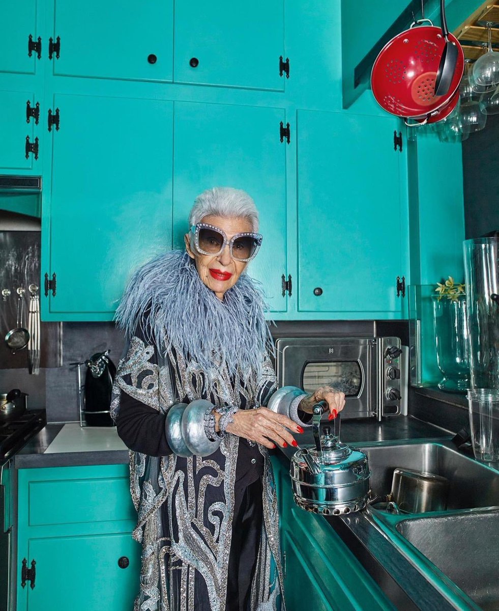 Happy 💯th Birthday to style icon Iris Apfel. 🥳 
Hey, what’s cooking, good-looking? 😉 
.
#irisapfel #fashion #happybirthday #iris #fashionicon #moda #design #style #100years #icon #birthday #iris100 #love #instagood #cool #advancedstyle #inspiration #rolemodel