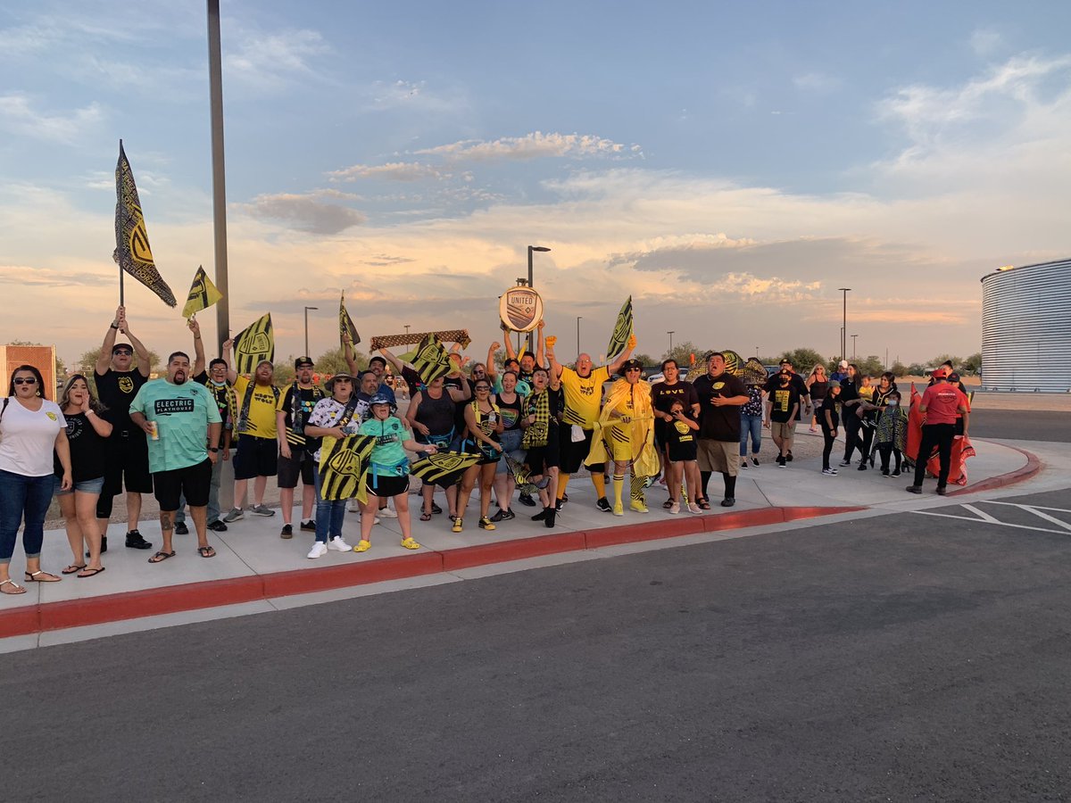 TheCurseNM's tweet image. We love ya! We love ya! We love ya! Great showing from our yellow and black faithful! @NewMexicoUTD on to the next!
