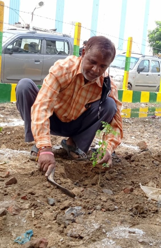imkumarshanu's tweet image. I Planted a Tree because forest are the lungs of our lands with #onenessvann #Ghaziabad on 29th August

#Onenessvann
#santnirankarimission
#sncf

@OnenessVann 
@santnirankari 
@sncfoundation
