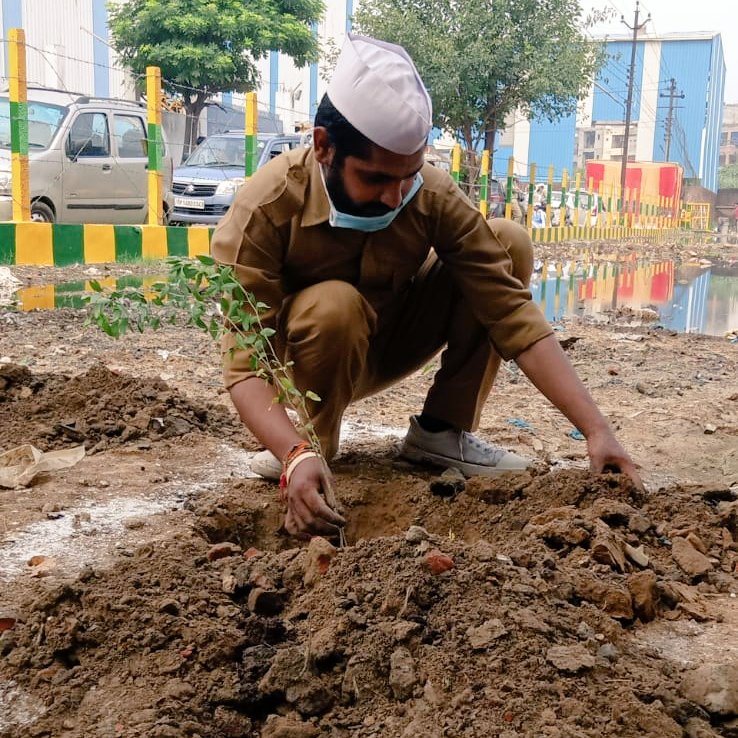 imkumarshanu's tweet image. I Planted a Tree because forest are the lungs of our lands with #onenessvann #Ghaziabad on 29th August

#Onenessvann
#santnirankarimission
#sncf

@OnenessVann 
@santnirankari 
@sncfoundation