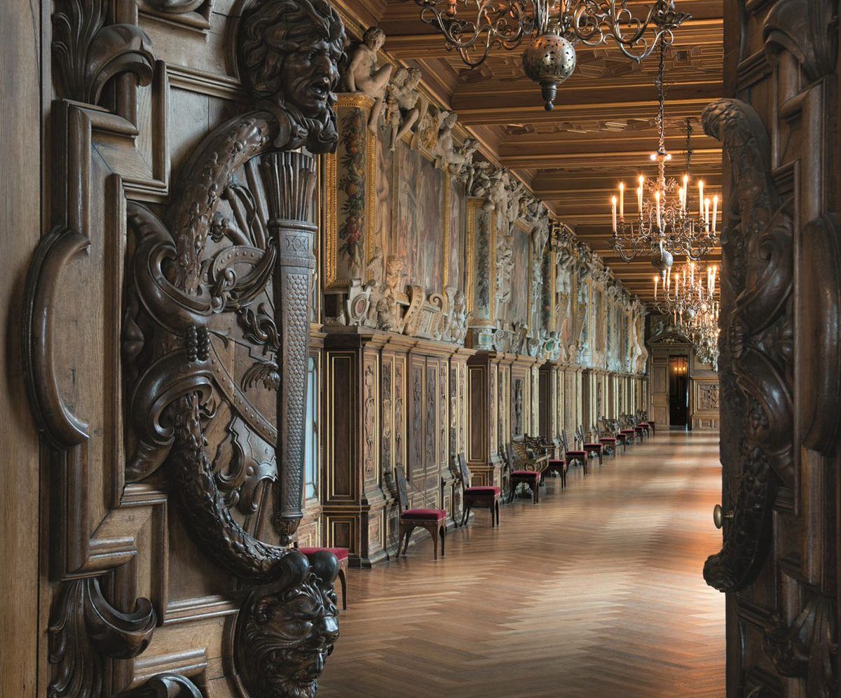 🔴 𝗖𝗢𝗟𝗕𝗘𝗥𝗧 🐍 | Nous fêtons aujourd'hui les 402 ans de la naissance du célèbre ministre de Louis XIV. 

➡️ Saviez-vous que le château de Fontainebleau, inscrit au patrimoine mondial de l'UNESCO depuis 1981, était membre du prestigieux #ComiteColbert ? 😉