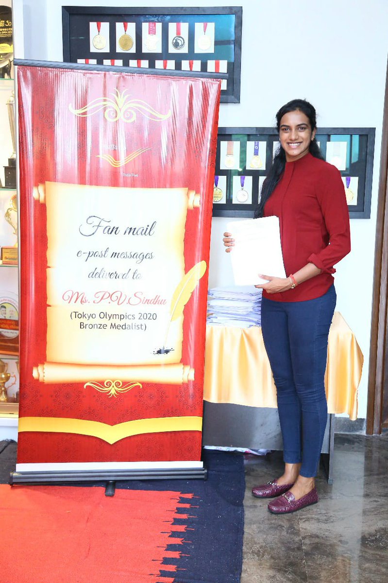 cpmgtelangana's tweet image. ##Specialcover##ePost#CPMGTelangana @IndiaPostOffice released Special Cover highlighting achievements of Ms PV Sindhu @Pvsindhu1 on the occasion of National Sports Day. Over 10000 fan mail received for Ms Sindhu was also delivered.