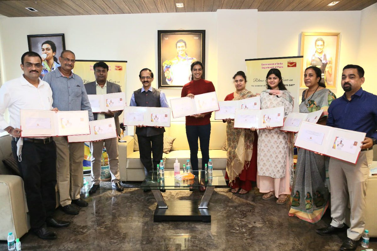 cpmgtelangana's tweet image. ##Specialcover##ePost#CPMGTelangana @IndiaPostOffice released Special Cover highlighting achievements of Ms PV Sindhu @Pvsindhu1 on the occasion of National Sports Day. Over 10000 fan mail received for Ms Sindhu was also delivered.