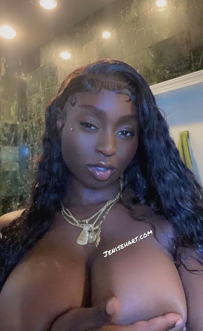 1 pic. Head shots 😚 https://t.co/drsxhDL8It