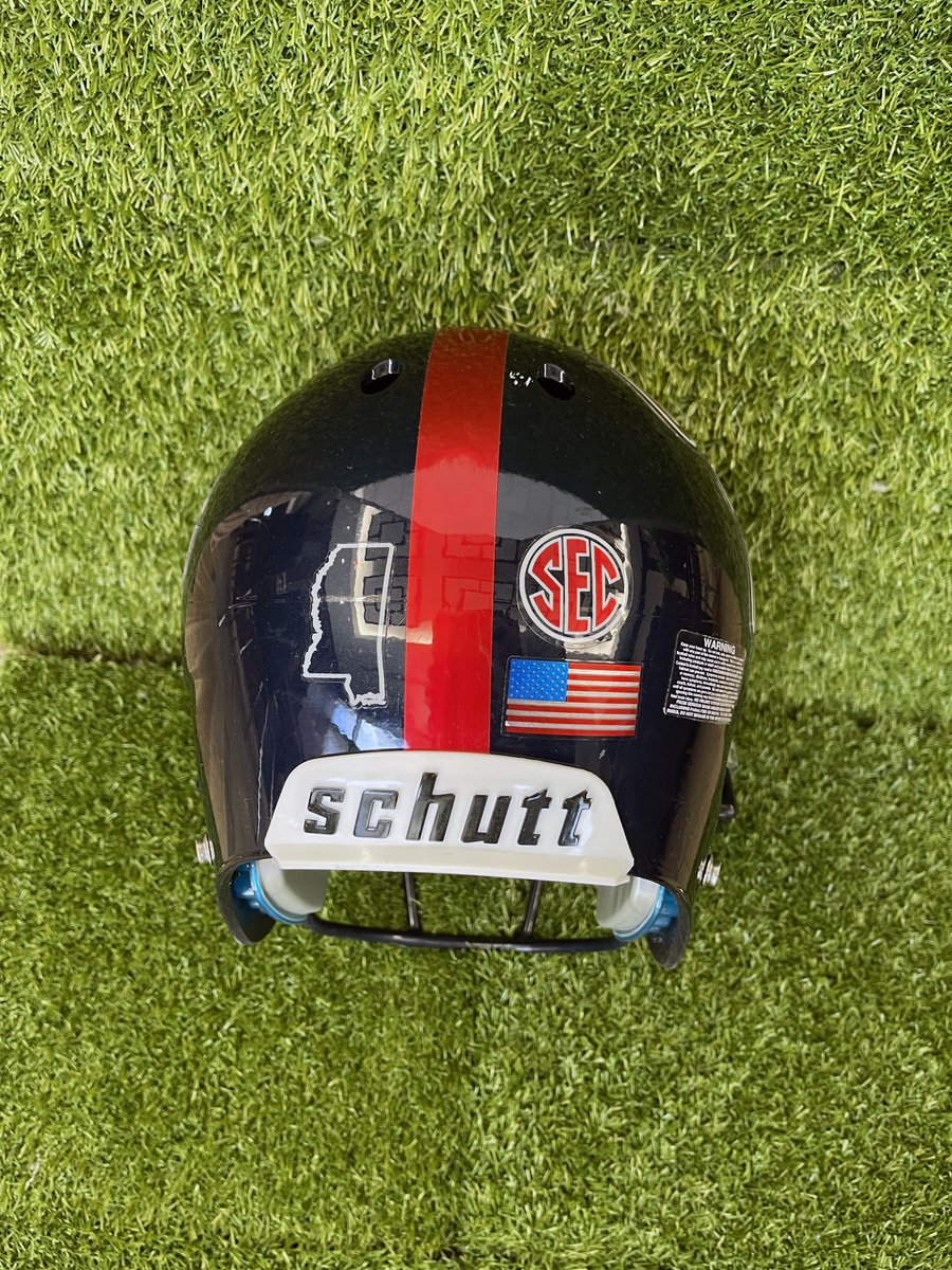 CFAPeachBowl's tweet image. 🏈 Want your very own @OleMissFB helmet, Ole Miss fans?? We've got you covered 🏈

Like &amp;amp; Retweet this tweet for your chance to win - must be following us to be considered.. GOOD LUCK! 🤞