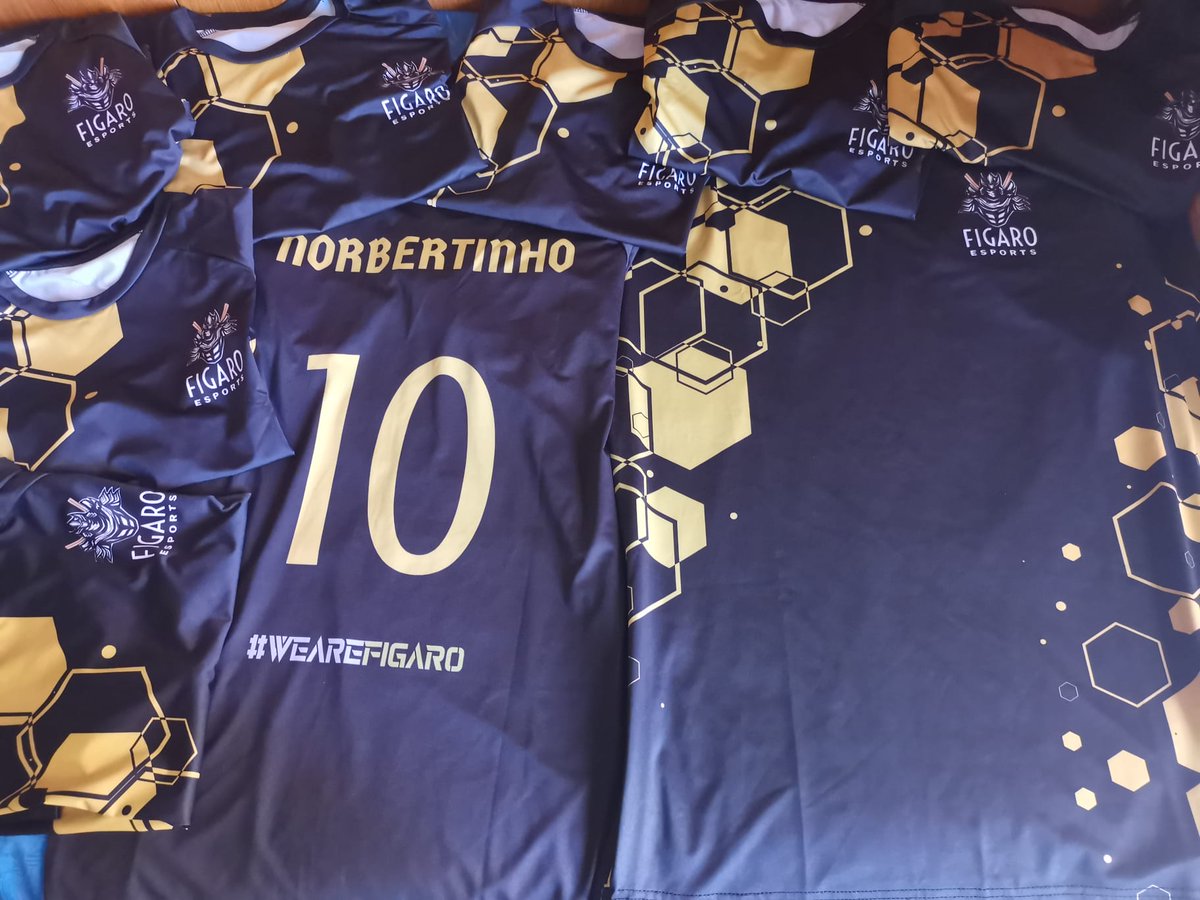 ▶️ Road to Season 2021/22 

Ci siamo rifatti il look 👕🔝

Arrivate le maglie eSports vinte nel torneo di <a href="/tuttocampo/">Tuttocampo.it</a> 🔥

Ringraziamo gli organizzatori per la disponibilità e la qualità assoluta del premio 👏🏻😍

#WeAreFigaro ⚫️⚪️🟠