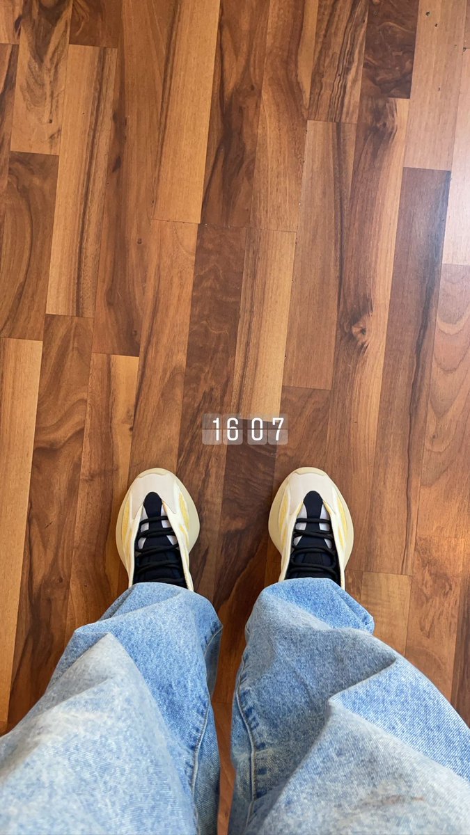 oratiletlhapi's tweet image. 🕰