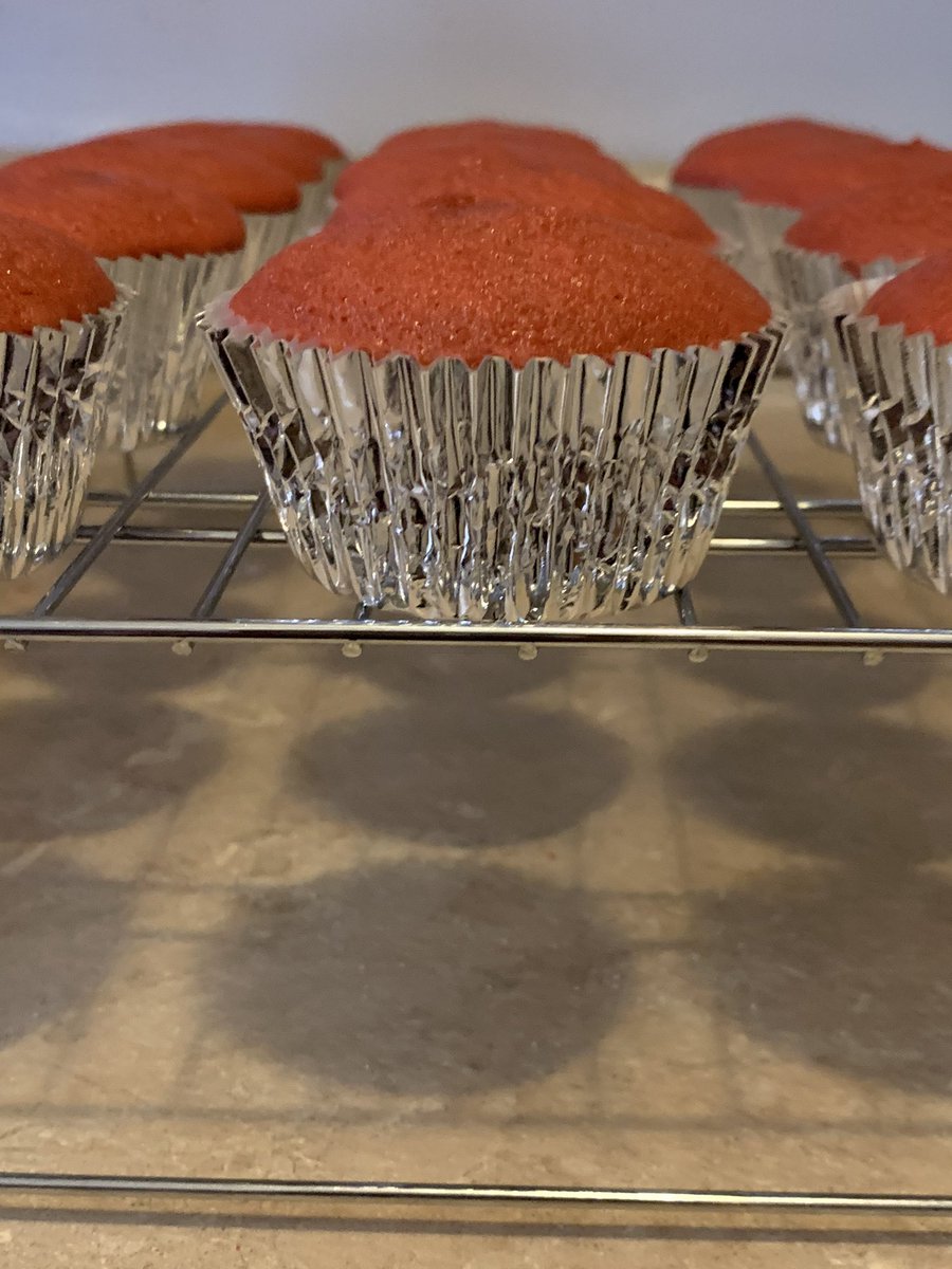 HannahNur1989's tweet image. Making red velvet cupcakes 🧁 for @LiamPayne’s birthday today #HappyBirthdayLiamPayne #cupcakes #StreamLP1