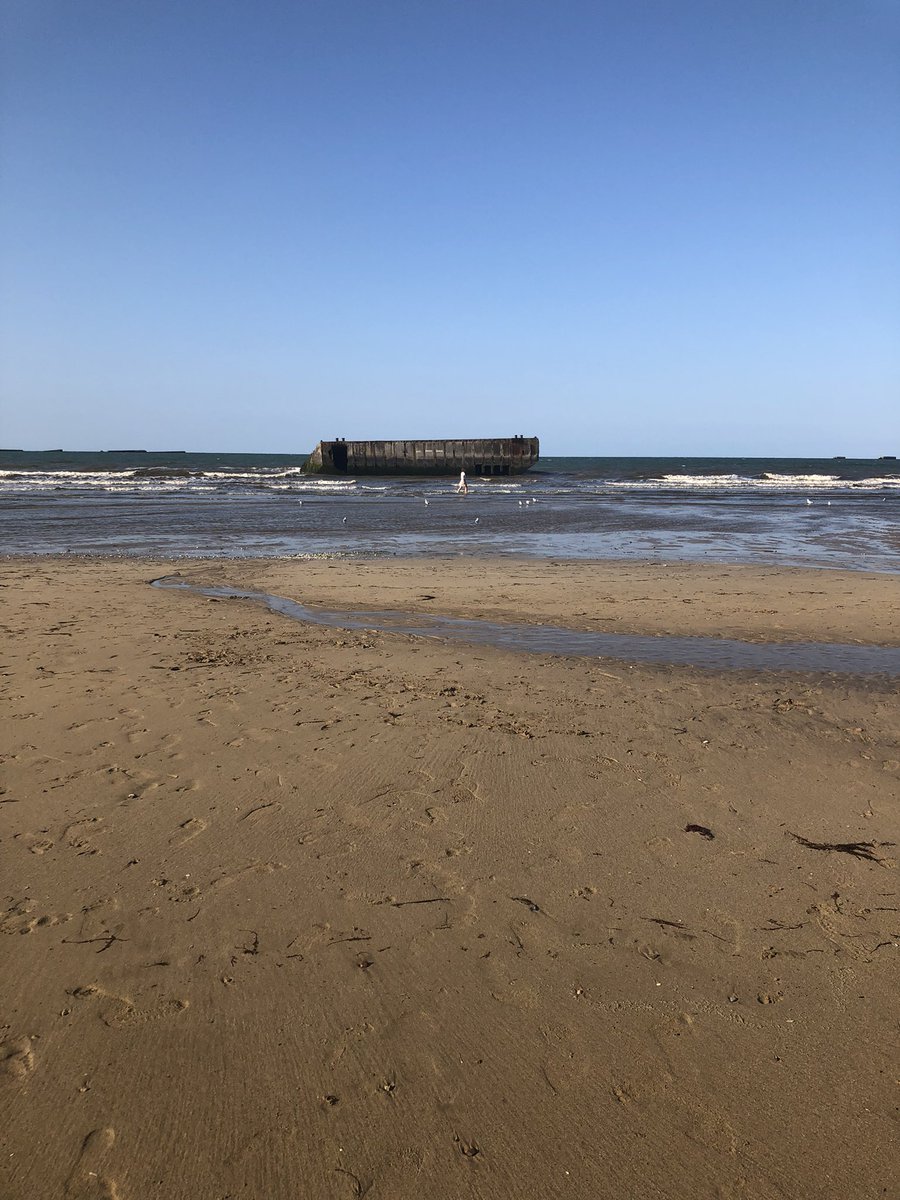 courlispenseur's tweet photo. Un petit tour en #nomandie sur les plages du #debarquement. Quelques jours de découverte ☀️@ArromanchesDDay #arromanche @RegionNormandie https://t.co/iuxQX1qqzQ