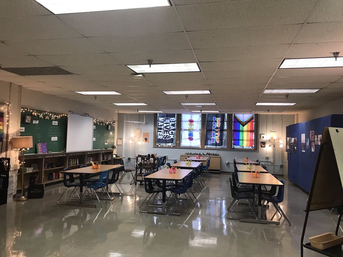 sarah_cottrell's tweet photo. For my birthday, I am asking for donations for my classroom library! If you can, consider donating to my 8th grade class! https://t.co/nrnlREOnvP https://t.co/MNvdhi6f9m