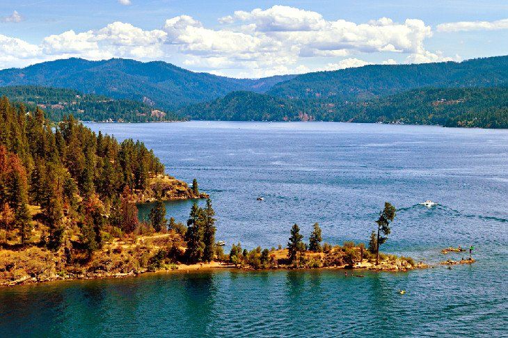 On to Coeur d’Alene where we start with . . . you guessed it Lake Coeur d’Alene. With 25 miles of shoreline and plenty of boating opportunities, you’ll have a splash. Visiting in the fall check out the Bald Eagle tours and see the great US bird during its migration pattern.