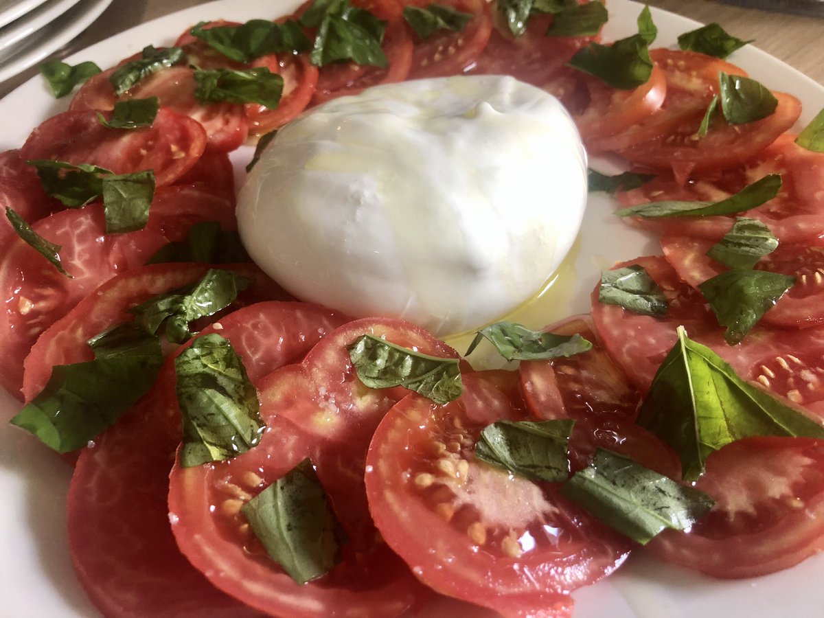 Mrs. L. Robinson tweet media