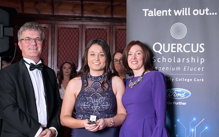 This woman, Quercus scholar <a href="/ChloeSigerson/">chloe sigerson</a>, was outstanding for <a href="/CorkCamogie/">OfficialCorkCamogie</a> in the <a href="/OfficialCamogie/">The Camogie Association</a> All Ireland Semi Final today and was the deserved <a href="/RTEsport/">RTÉ Sport</a> player of the match. Huge congratulations Chloe. 👏🏻☠️👏🏻