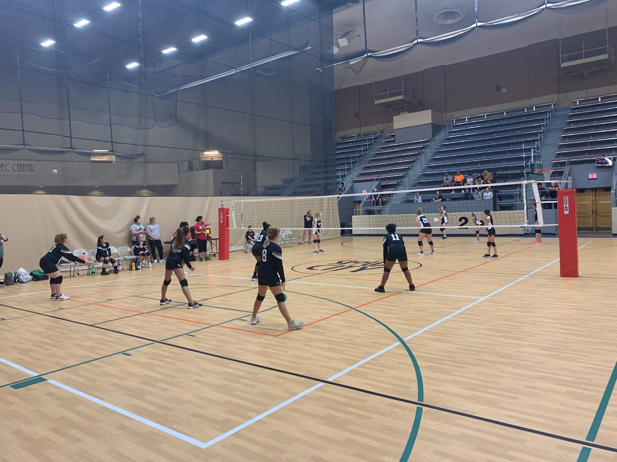 ArenaVolleyball's tweet photo. Arena Fall Volleyball League is underway!

122 teams, three sites. 

Thank you to the Volleyball teams from North, South Sioux and East for the help!

Matches at the Arena, Long Lines &amp; North High.

It's alot of moving parts, but kids playing the game they love is the reward! https://t.co/A5xjGUmWuC