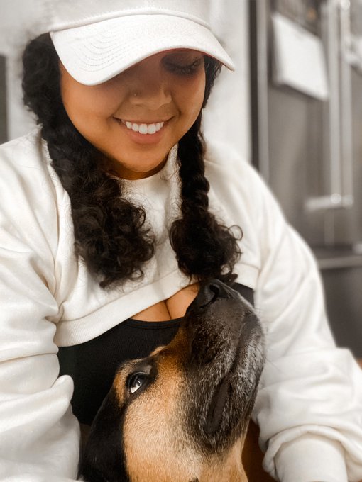just a woman &amp; her best friend 🐶🤍 https://t.co/rsBLEkhLZE
