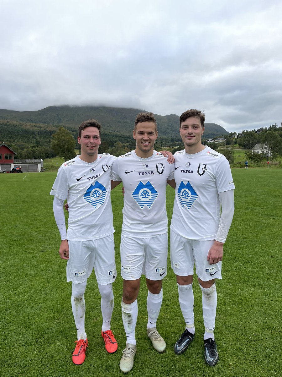 Hærlig med 3 poeng i boks⭐️Det enda til slutt 3-1 mot Giske på Eidsåvoll⚽️⚽️⚽️Scoringar av Per-Gunnar Lundehaug, Carl Even Grande og Stian Bellen🤩og elles kanonbra jobba av alle mann👏🏻👍🏻