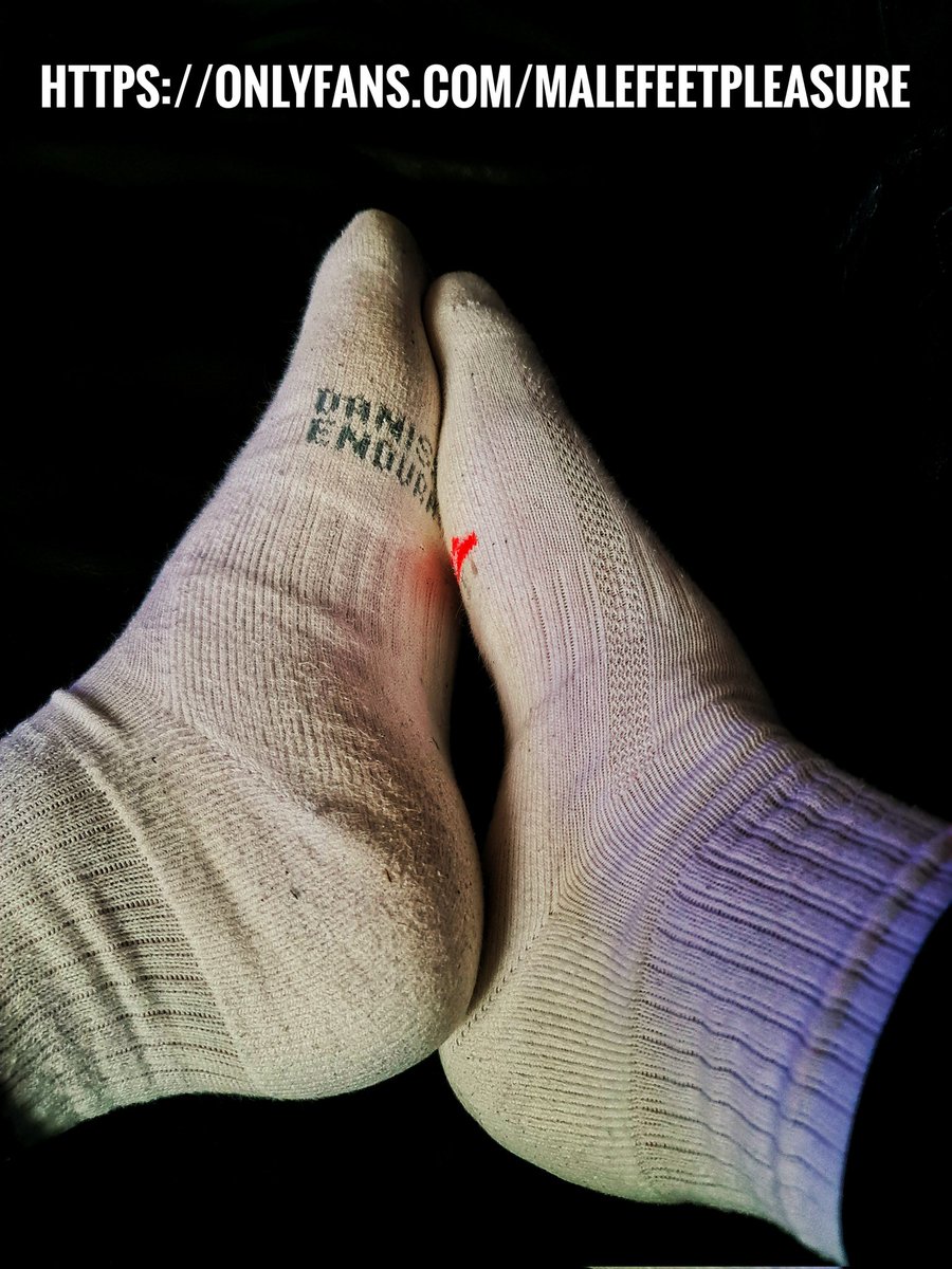 MaleFeetPleasu1's tweet photo. Retweet if you wanna sniff dirty smelly white socks worn for hours in construction boots! 👃🏻
#WhiteSox #whitesocks #smellysocks #sniffmysocks @gay_whiteboi @i_paypig @rt_slave_ma @AlphaGodz_RT @FootloverChris @PigRipe @Femboispades @Retweet4Masters @RT4Kings @RT4Masters https://t.co/xmgLbPCBjO