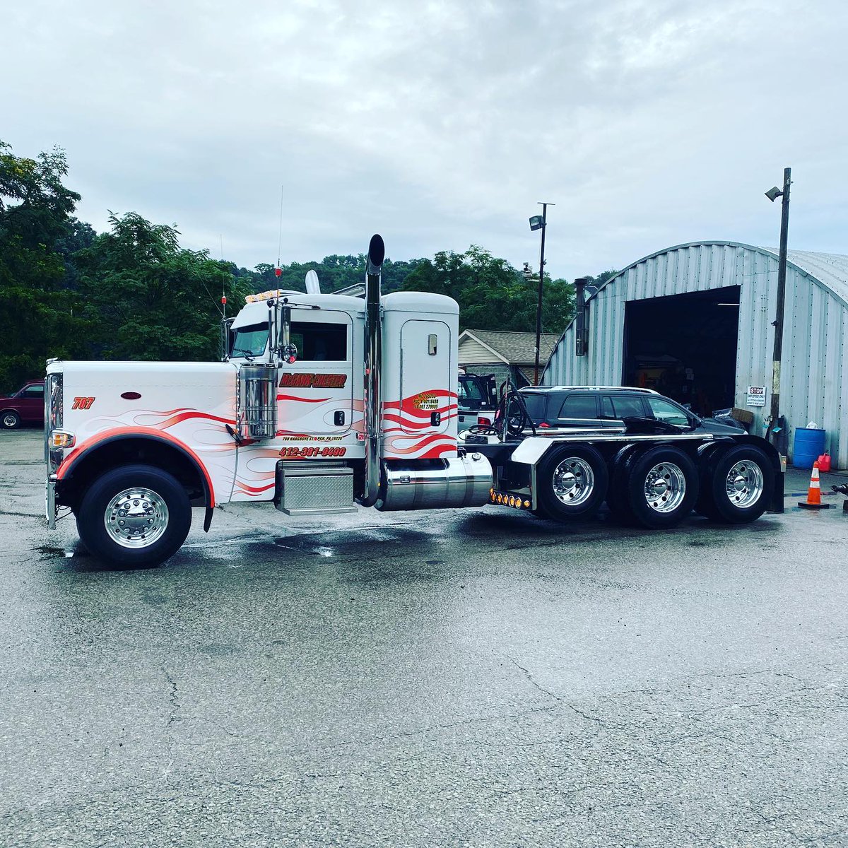 TowingHaulingPA's tweet photo. MC 707 is officially branded TEAM ORANGE style!!! #towinghaulingpittsburgh #teamorange🍊 #gliderkittruck #heavyequipment #heavyhauling #situationhandled https://t.co/yyrUoG0Twp