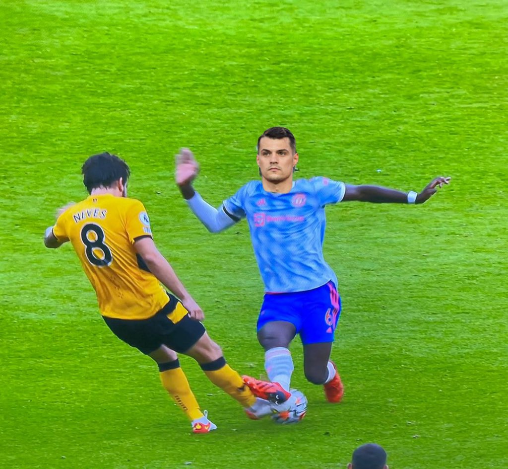 S24Media_'s tweet image. No foul                      Red card