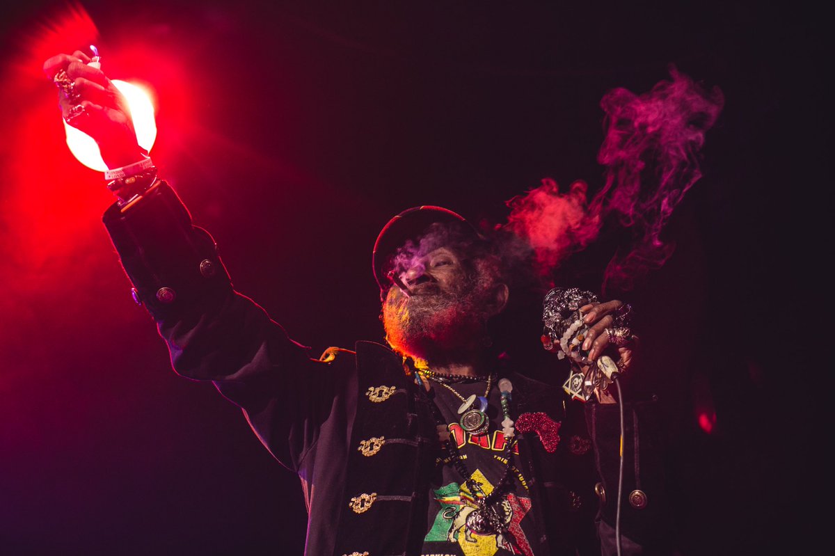 thinkfeelshine's tweet photo. Give thanks for the wonderous life of Lee "Scratch" Perry... the ORIGINAL UPSETTER.⁣⁣
Thank you for creating DUB music! Your vinyls will spin forever!
#restinpeace #leescratchperry #leeperry #theupsetters #dub #dubmusic #reggae #rastafari #jahlive #jah #musicphotography https://t.co/ndjOLvEXuS