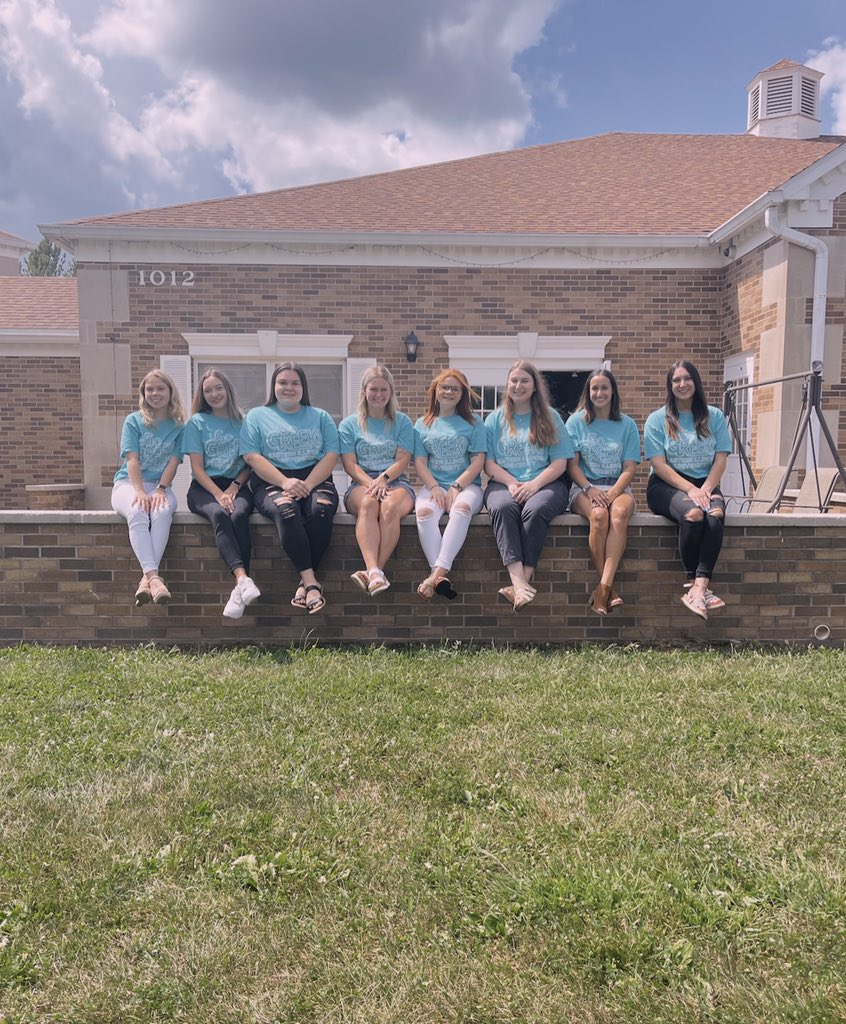 Patiently waiting to meet all of you at our preview day today🤍⚡️💭💕 #GOGREEK