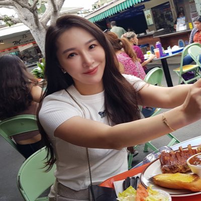 #NewProfilePic (新個人資料照片)