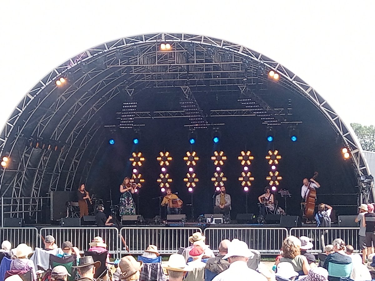 BenitaWishart's tweet photo. This was a glorious love letter to the #EU @willharmonica
And fabulous to hear Brummie @beveryquiet's powerful poetry in Polish and English.
#ADayWillCome
@shrewsburyfolk https://t.co/inPR2CpexV