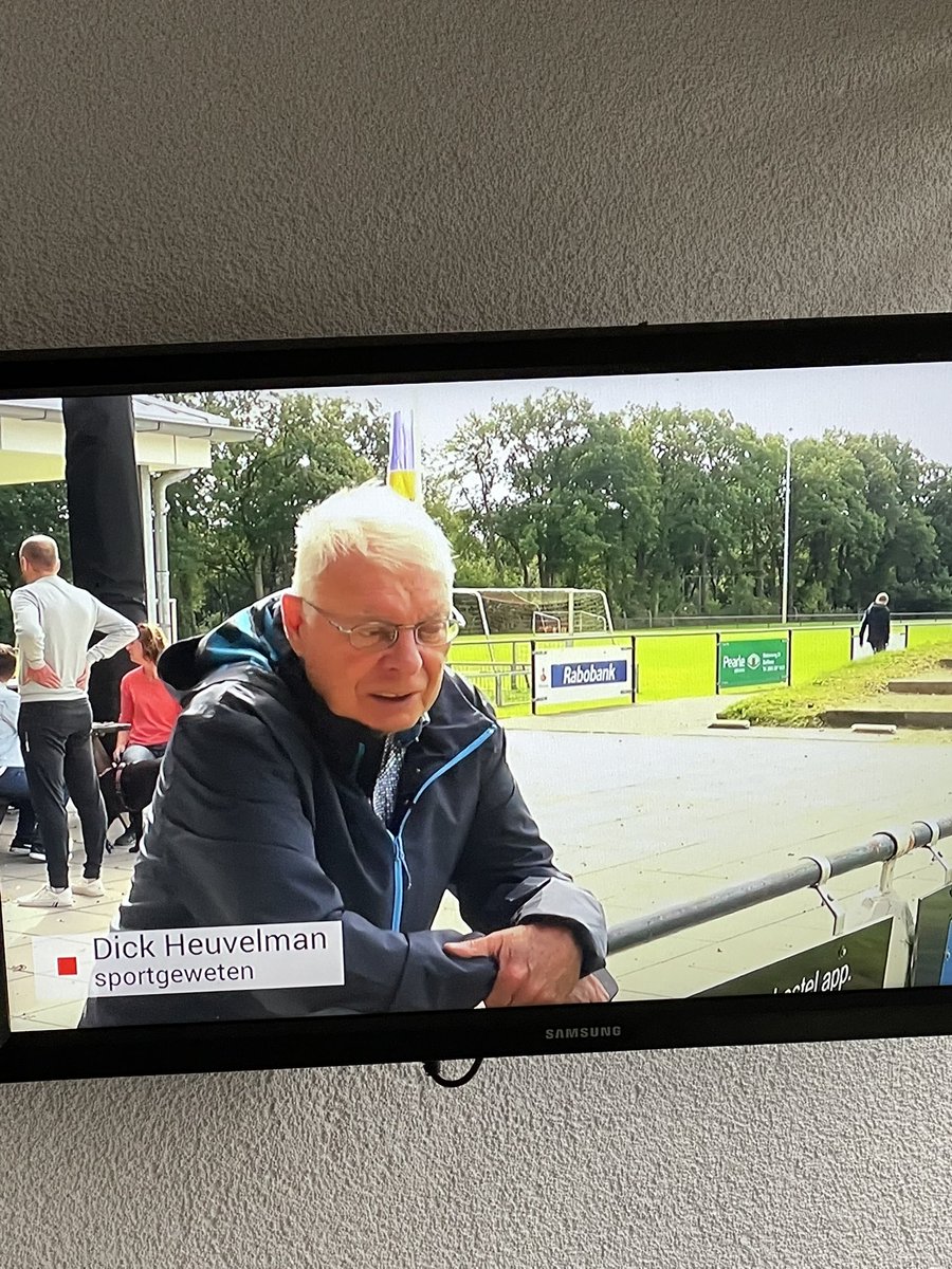 vakovoetbal's tweet photo. VAKO item op @DrentheSport #onzeclub van @TOM_MEIJERS met oa @Derde_helft en @PatStone12 https://t.co/IgIzUbz85Q en #corelzenaar https://t.co/roPgHAnuBO