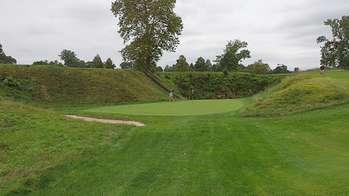 jwbausch's tweet image. What a Saturday yesterday w/ a visit to "Mannies", a wonderful WFlynn designed course. The crew has the place shining as usual, &amp;amp; this visit shows some awesome new views afforded be select tree removal (the 11th hole).

Photo album:

bit.ly/2WAHhSM

See what I mean here: