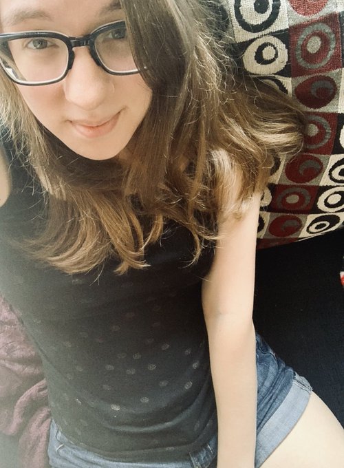 Settled in to my new place and getting ready to go pick up all the stuff I still need. It&rsquo;s coming along<a href="/tag/findomfriday"class="tags"><span>#findomfriday</span></a>