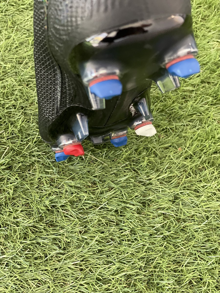 SmartPowerstud's tweet image. Ici c’est Paris ? Les couleurs du #psg sous ta chaussure favorite : @leomessi @k.mbappe @neymarjr @sergioramos @keylornavas1 @gigiodonna99 @achrafhakimi @marco_verratti92  @marquinhosm5 et les autres : on vous équipe ? #psgmessi #psgfans #neymarpsg #leomessi #messipsg #reimspsg