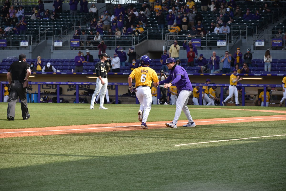 AlexattheBox's tweet image. Here are week 38's photos. Praying that everybody stays safe during this storm.
#LSU #Baseball