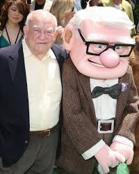 criswinter412's tweet image. So sad to hear that we have lost iconic actor Ed Asner.  Whether it was Lou Grant on the Mary Tyler Moore Show, Lou Grant, his voice over work as Carl Fredricksen, in one of my favorite animated movies “Up” Santa Claus in the Christmas favorite “Elf”- Ed was 91!
#edasner #RIPEd