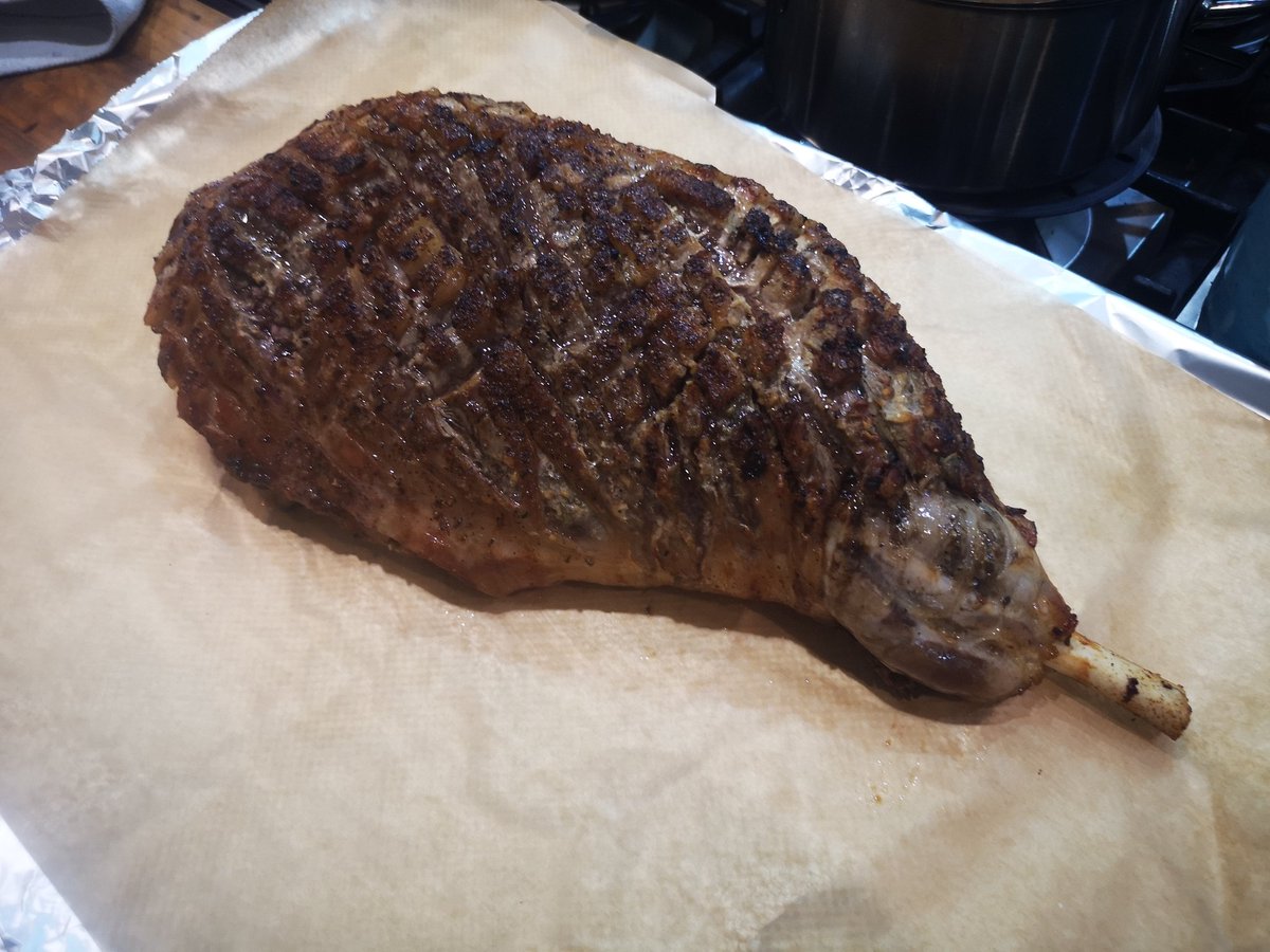 Omemade's tweet photo. Outstanding Leg Of Lamb from Firs Farm at Ringinglow served with new potatos, veg and a white port and cream sauce. Fab! πππ
#OmeMade #FirsFarm #UKLamb #UKFarming #SheffieldFood https://t.co/rPBbJRAGsp