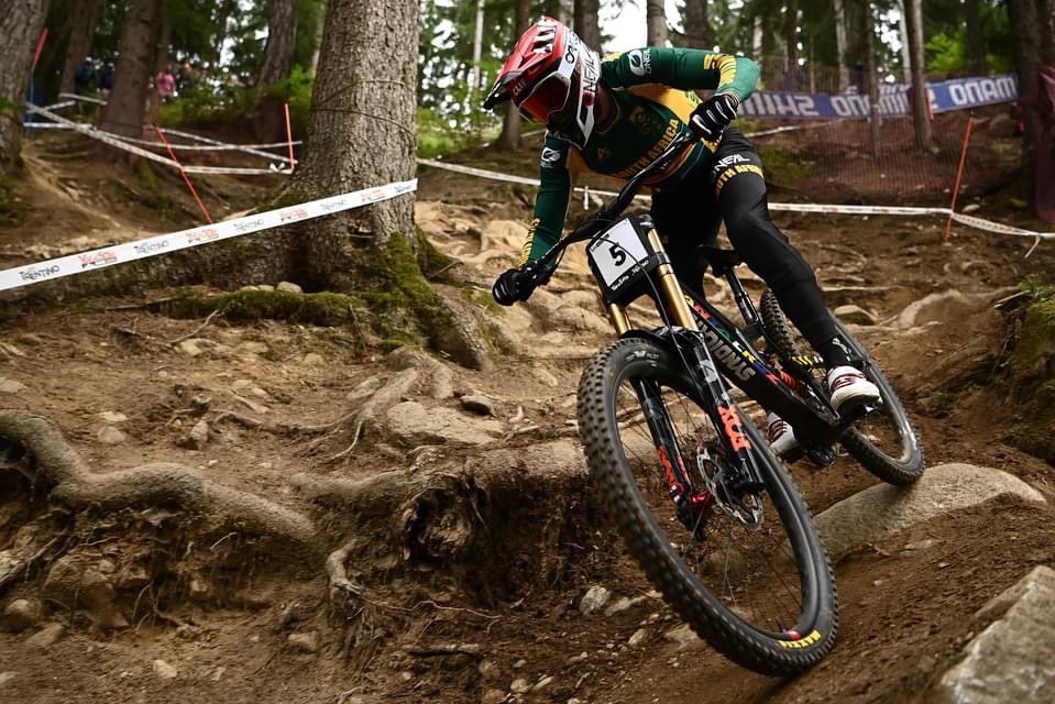 MINNAAR EXTENDS HIS LEGEND STATUS WITH FOURTH WORLD’S WIN
South Africa’s Greg Minnaar added another incredible chapter to his storied career when he won his fourth UCI Downhill World title in a tense final at Val Di Sole, Italy on Sunday.
Full story here: treadmtb.co.za/minnaar-extend…
