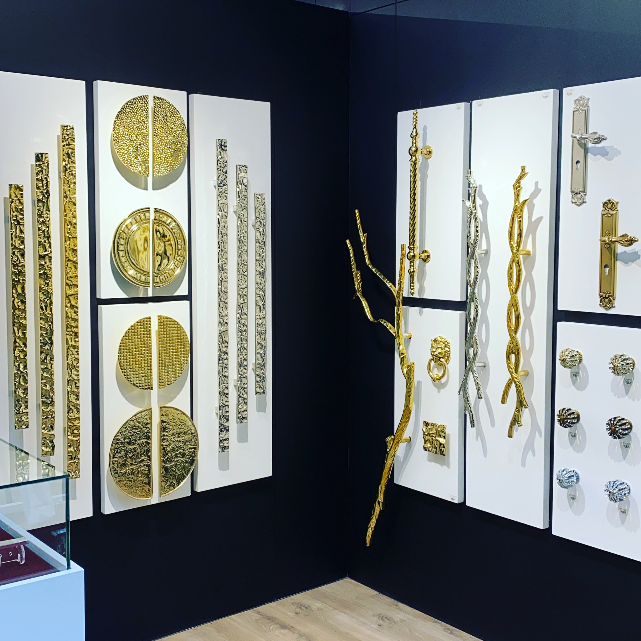 مسكات ابواب و كوالين Kardesler Sa Twitter