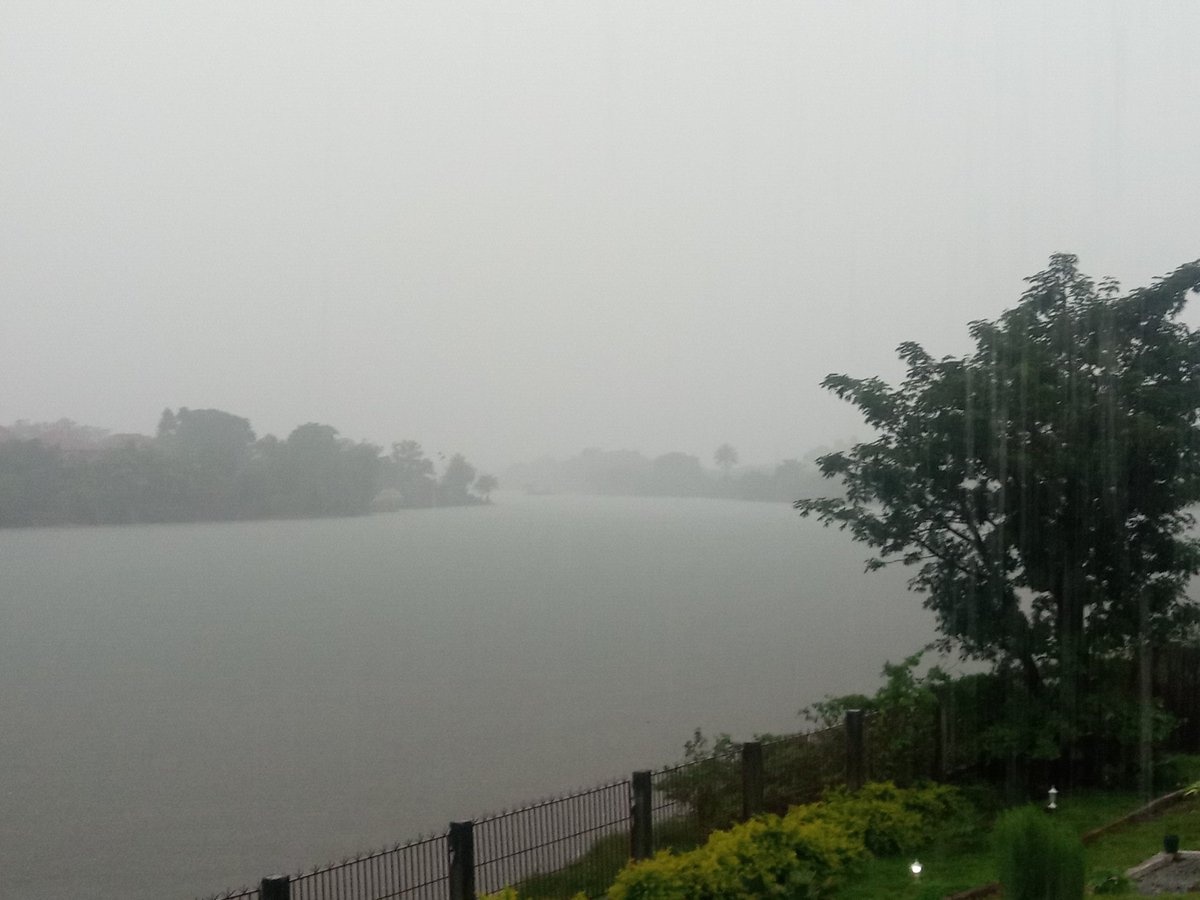 Mariamabbarry's tweet photo. Dimanche pluvieux sur Conakry. https://t.co/FG3Go5tKr6