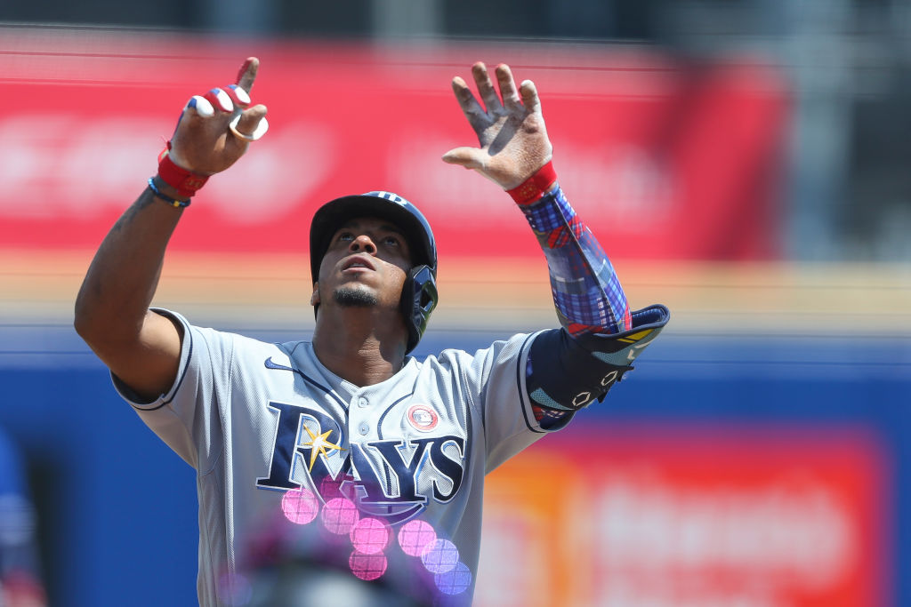 ESPNInsights's tweet photo. Wander Franco has now reached base safely in 29 straight games, the 2nd-longest streak in AL history by a player under the age of 21. 

Only Mickey Mantle has a longer streak (36 straight from 1951-52). https://t.co/0HdynpUiyQ